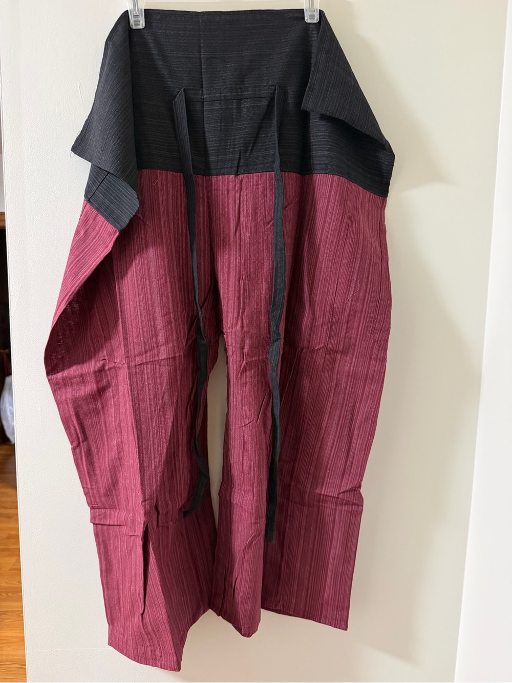 Relaxed Wide-Leg Men’s Pants in Burgundy with Black Waist